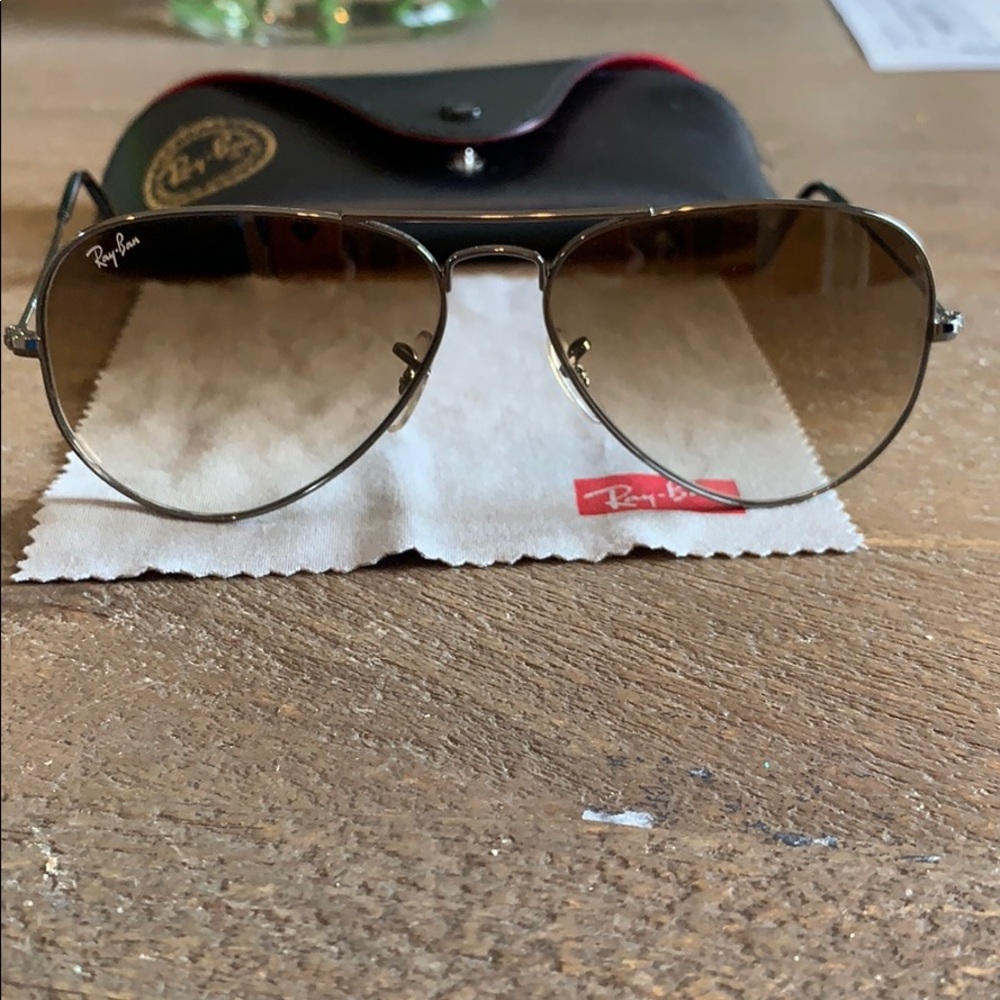 Ray Ban Aviators - Picture 2 of 3